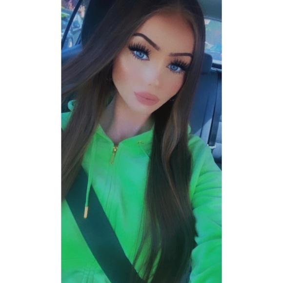 Meet your Posher, Alisha - Picture 1 of 1